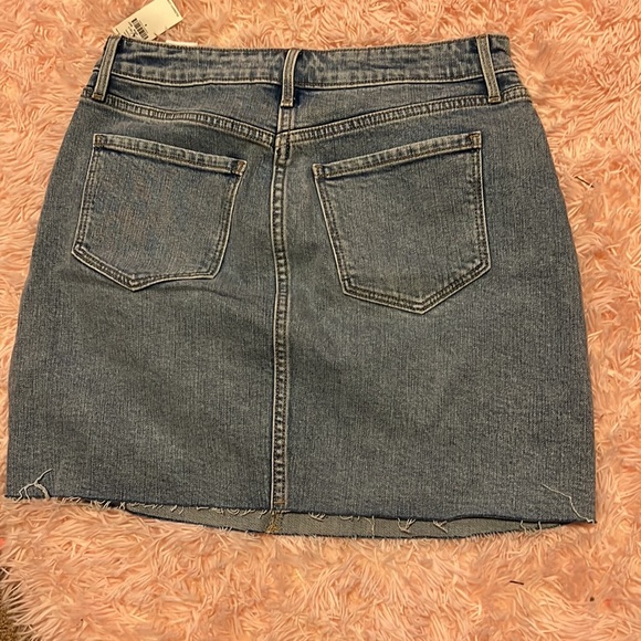 Old Navy Jean Skirt Size 6 - Picture 2 of 2